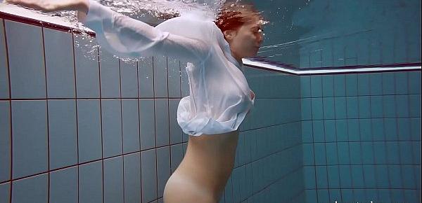  Second leaked Lola underwater naked